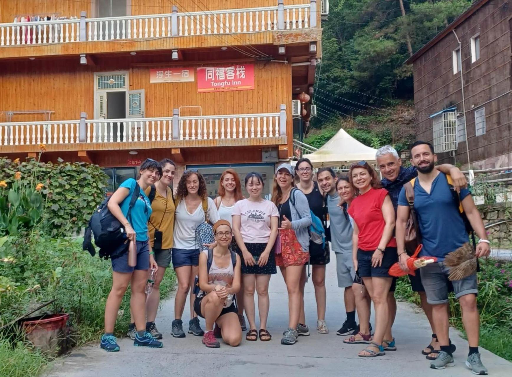 Tongfu Inn Csangcsiacsie Kültér fotó